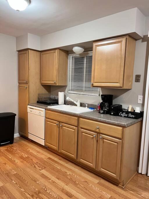 Cozy Bungalow In מדיסון הייטס מראה חיצוני תמונה